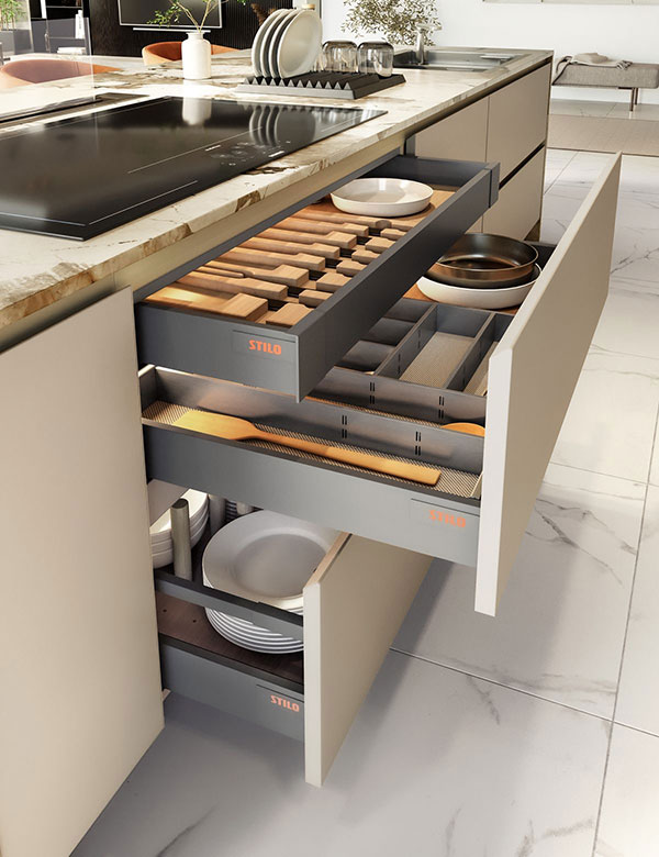 نمونه‌ای از جزیره آشپزخانه با کانتر کشویی که فضای آماده‌سازی یا سرو اضافی نیز فراهم می‌کند