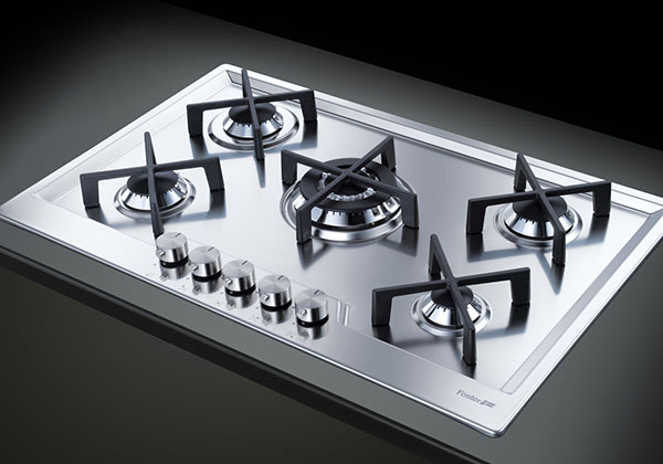 نمونهای از گاز رومیزی استیل در آشپزخانه