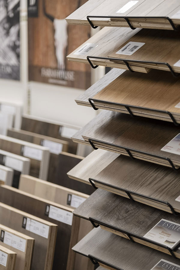 نمونه‌هایی از کفپوش‌های لمینت و تنوع آن در رنگ