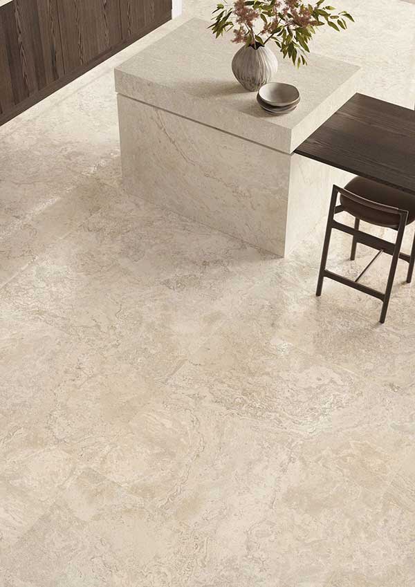 هزینه و طول عمر سرامیک بسیار بالاتر از لمینت است که آن را مقرون به صرفه‌تر می‌کند.